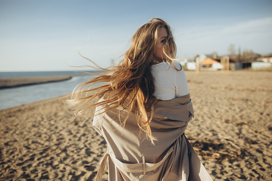 How To Keep Hair Frizz Free During The Summer