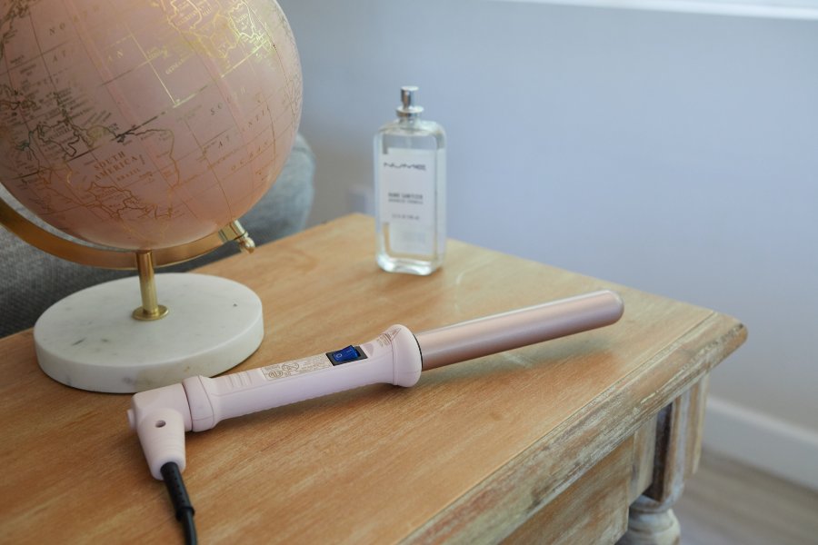 How to Curl Your Hair With a Wand For Beginners: 5 Steps