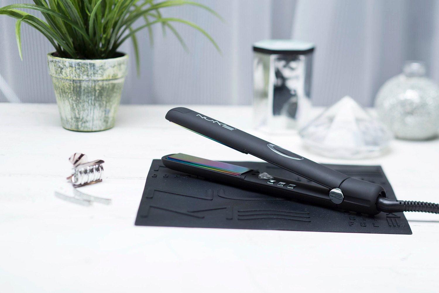 What is the Best Flat Iron For Fine Hair in 2024?